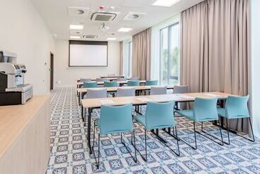 هتل Hampton By Hilton Oswiecim