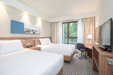 هتل Hampton By Hilton Oswiecim