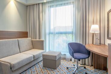 هتل Hampton By Hilton Oswiecim