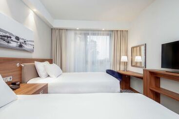 هتل Hampton By Hilton Oswiecim