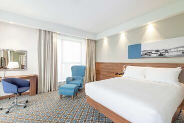 هتل Hampton By Hilton Oswiecim