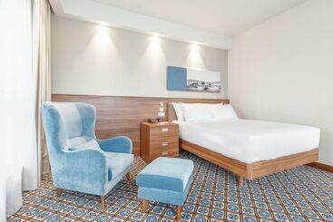 هتل Hampton By Hilton Oswiecim