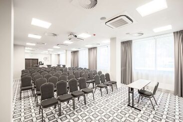 هتل Hampton By Hilton Oswiecim