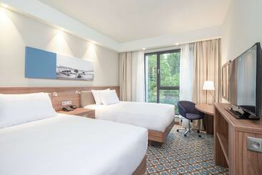 هتل Hampton By Hilton Oswiecim