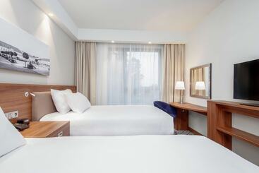 هتل Hampton By Hilton Oswiecim