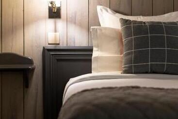 هتل Hôtel Courcheneige