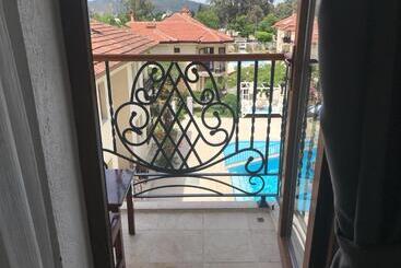 Kilim Hotel & Apart
