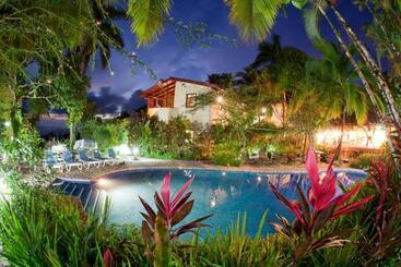 هتل Villas Nicolas   Adults Only