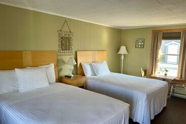 Moontide Motel Cabins & Apartments