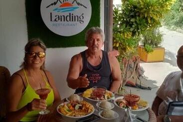 The Landing Hotel And Restaurant