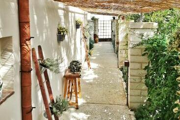 تختخواب و صبحانه Borgo San Gaetano