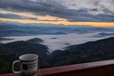 Everest Manla Resort