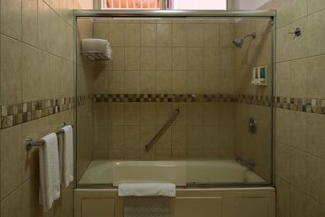 هتل Cayman Suites