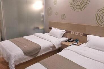 هتل Greentree Inn Henan Shangqiu Liangyuan District Railway Station Express