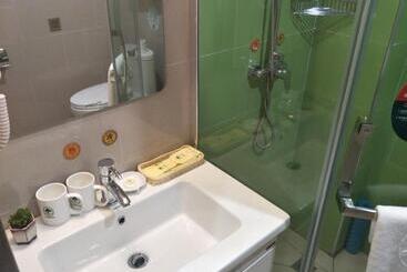 هتل Greentree Inn Henan Shangqiu Liangyuan District Railway Station Express