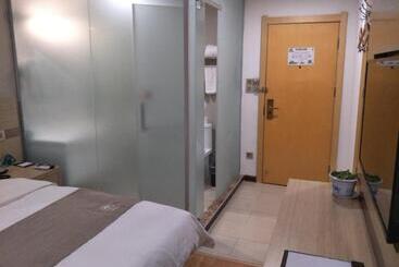 هتل Greentree Inn Henan Shangqiu Liangyuan District Railway Station Express