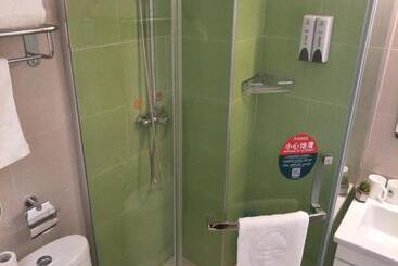 هتل Greentree Inn Henan Shangqiu Liangyuan District Railway Station Express