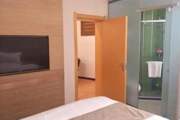 هتل Greentree Inn Henan Shangqiu Liangyuan District Railway Station Express