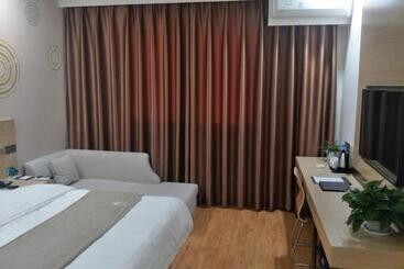 هتل Greentree Inn Henan Shangqiu Liangyuan District Railway Station Express