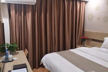 هتل Greentree Inn Henan Shangqiu Liangyuan District Railway Station Express
