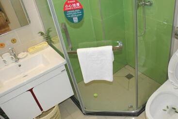 هتل Greentree Inn Henan Shangqiu Liangyuan District Railway Station Express