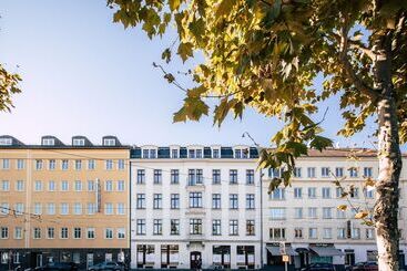 هتل Luga Homes Stadthaus