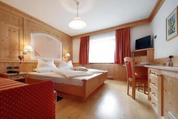 هتل Mountain B&b   La Scalira