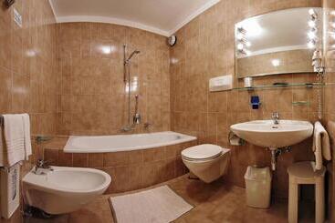 هتل Mountain B&b   La Scalira