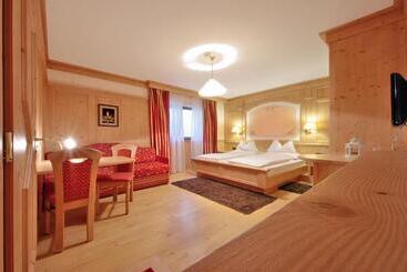 هتل Mountain B&b   La Scalira