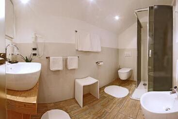 هتل Mountain B&b   La Scalira