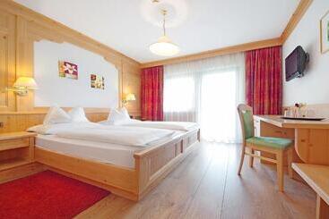 هتل Mountain B&b   La Scalira
