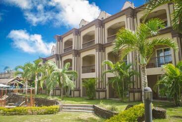 هتل Sunset Reef Resort & Spa