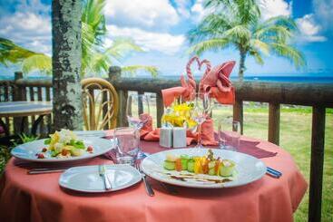 هتل Sunset Reef Resort & Spa