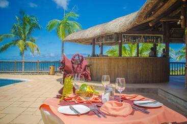 هتل Sunset Reef Resort & Spa