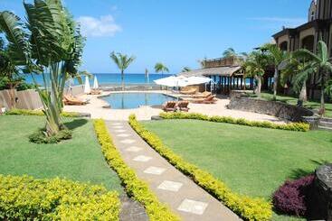 هتل Sunset Reef Resort & Spa
