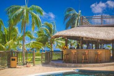 هتل Sunset Reef Resort & Spa