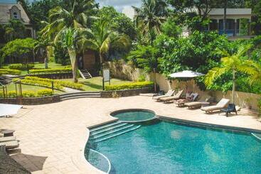 هتل Sunset Reef Resort & Spa