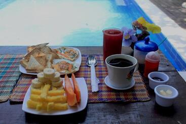 La Natura Hostel & Pool