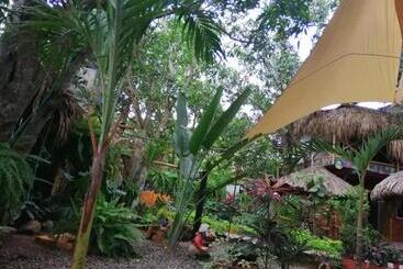 La Natura Hostel & Pool