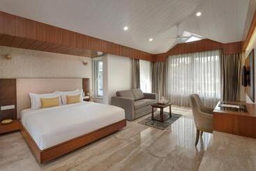 استراحتگاه Kabir Hotel & Spa