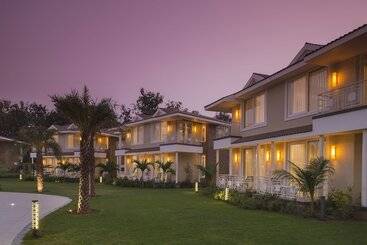 استراحتگاه Kabir Hotel & Spa