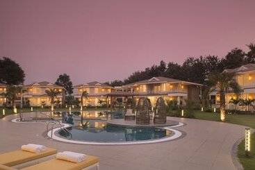 استراحتگاه Kabir Hotel & Spa
