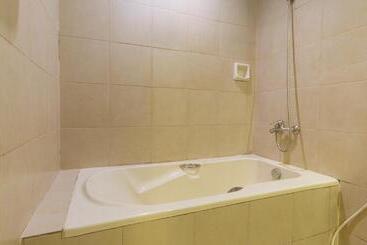 هتل Reddoorz @ Comfy Inn Ermita Manila