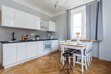 P&o Apartments Center