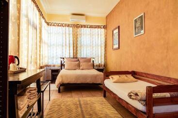 هاستل Chameleon Backpackers & Guesthouse