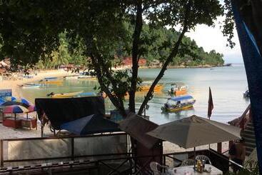 호스텔 Quiver Dive Team Perhentian Dorm