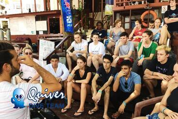 호스텔 Quiver Dive Team Perhentian Dorm