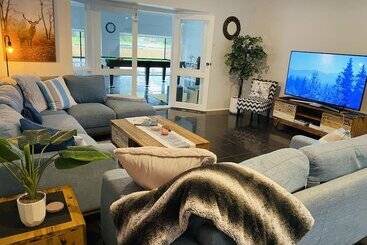 تختخواب و صبحانه Elk Estate