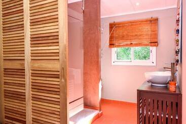 تختخواب و صبحانه Villa Oté