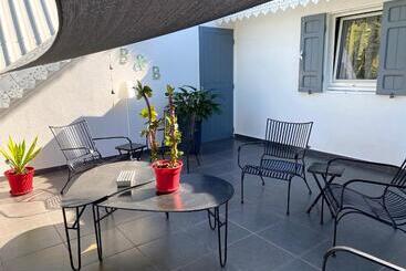 تختخواب و صبحانه Villa Oté